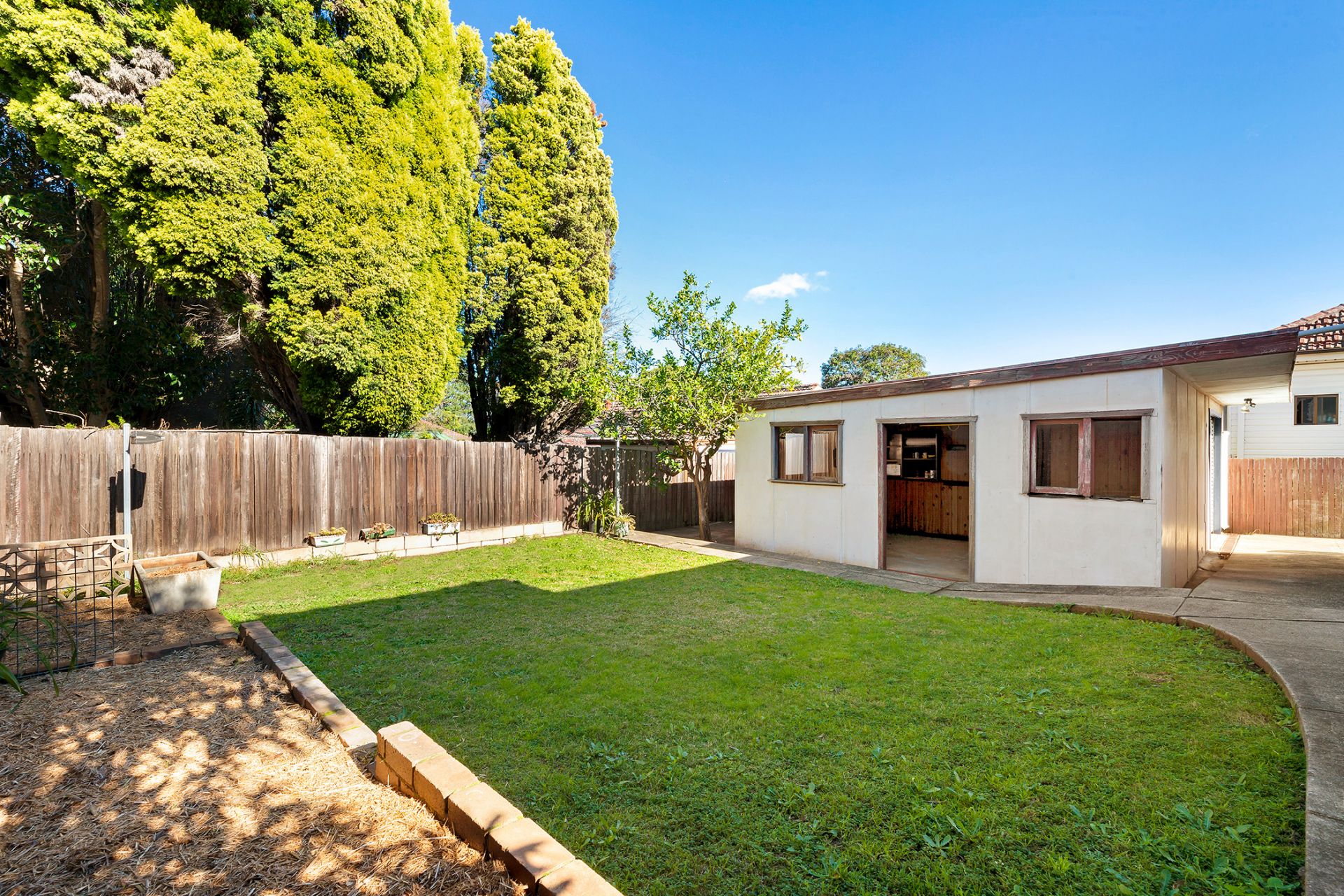 Real Estate For Sale 13 Pineview Avenue Roselands , NSW