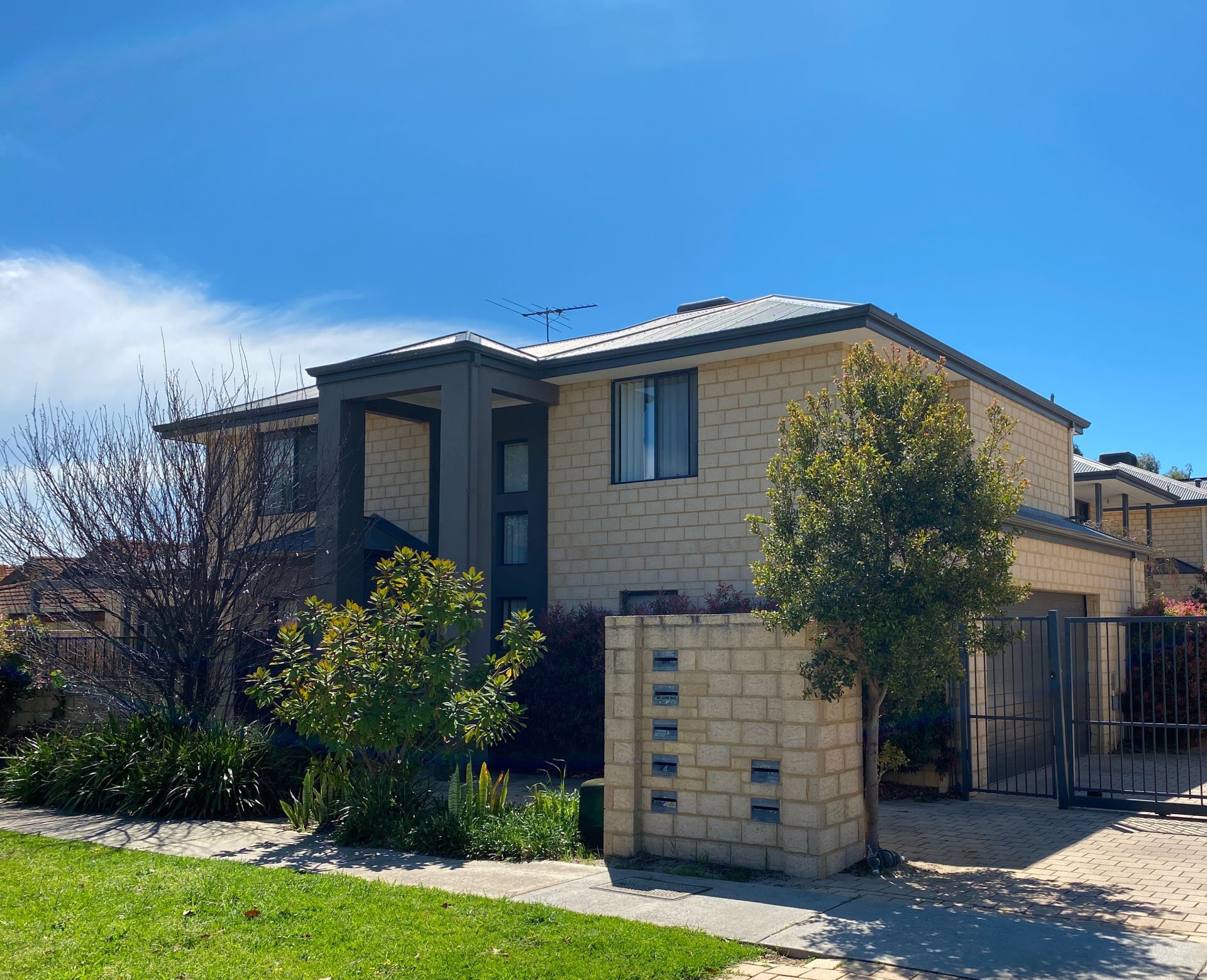 1/105 Gladstone Road, RIVERVALE WELSH Real Estate