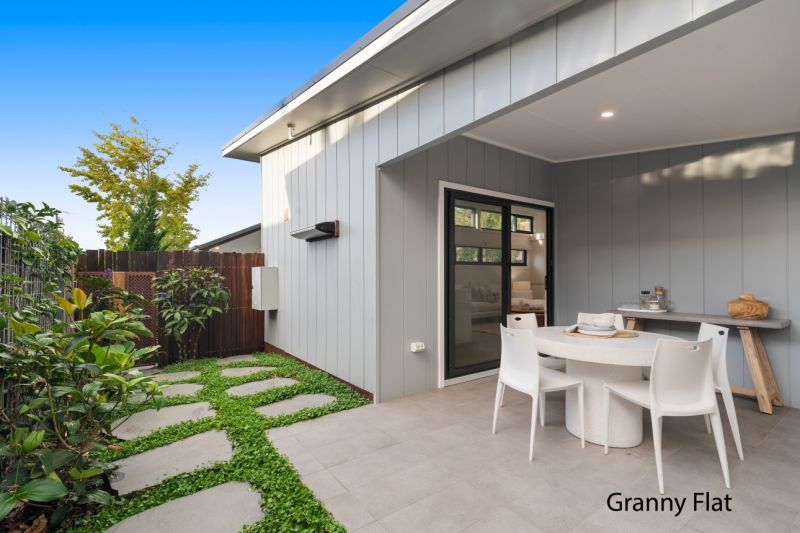 49 Oaks Avenue, Long Jetty Whiteman Property