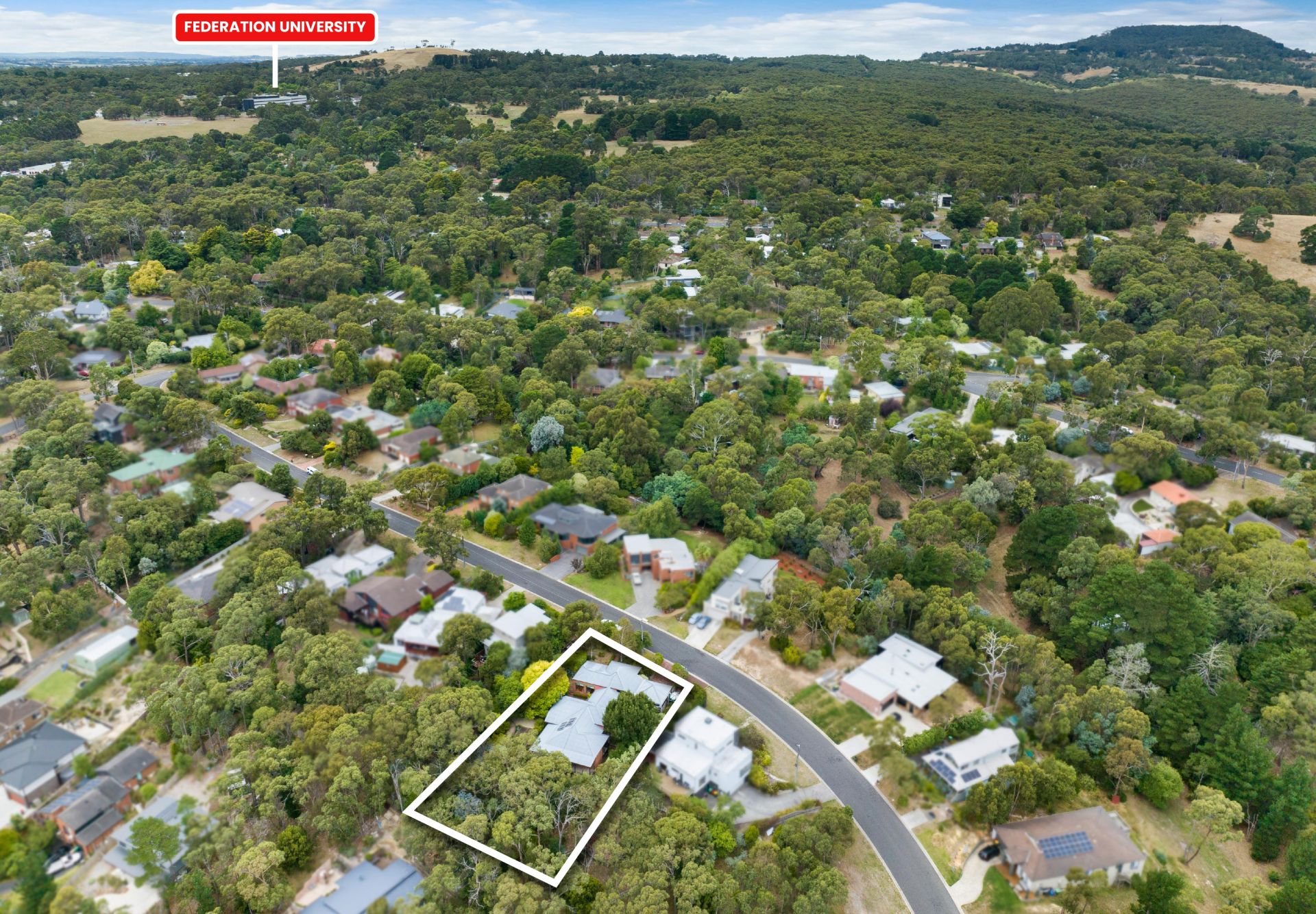 18 Nevett Crescent, Mount Helen Ballarat Real Estate Pty Ltd