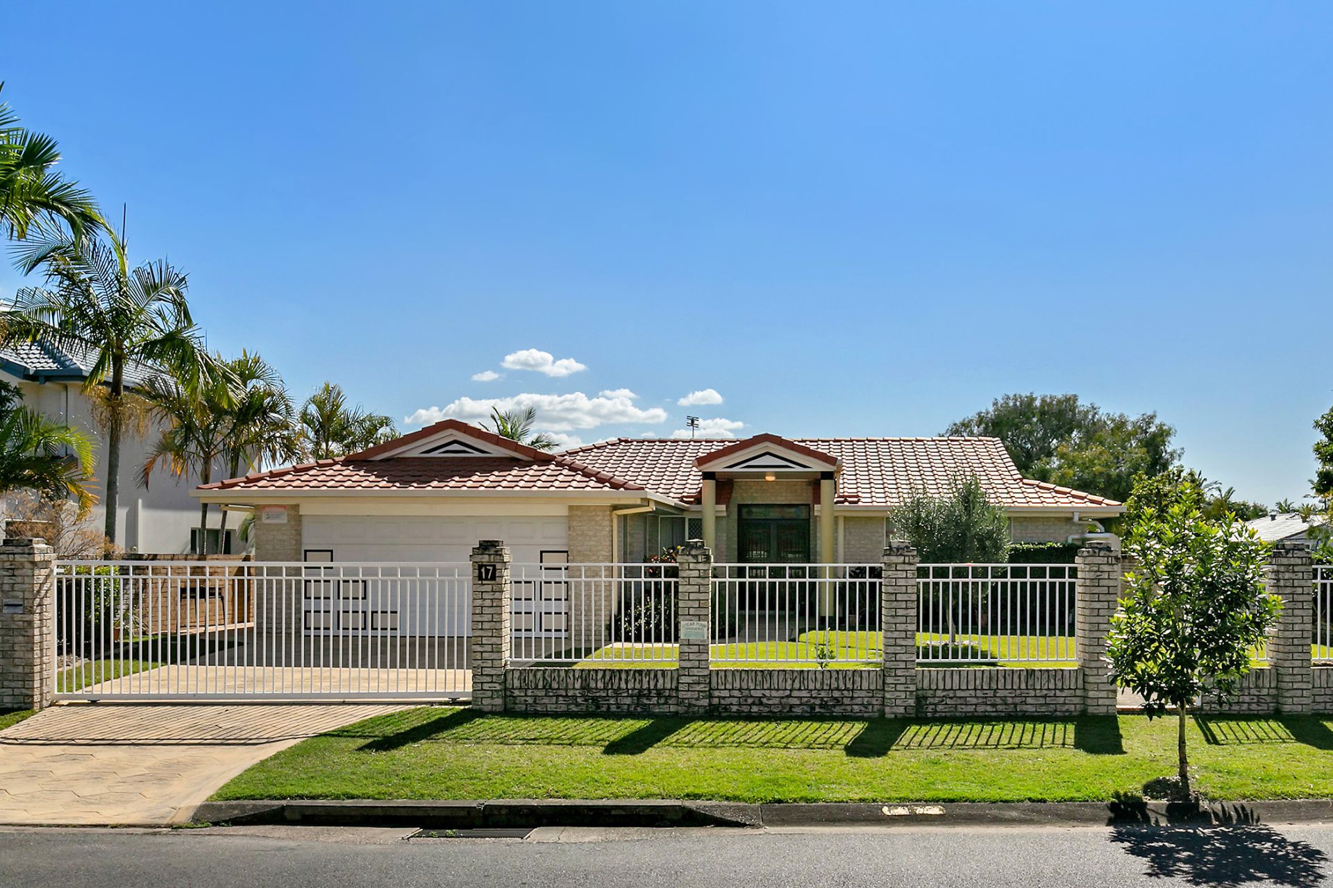Real Estate For Sale 17 Santabelle Crescent Clear Island Waters , QLD