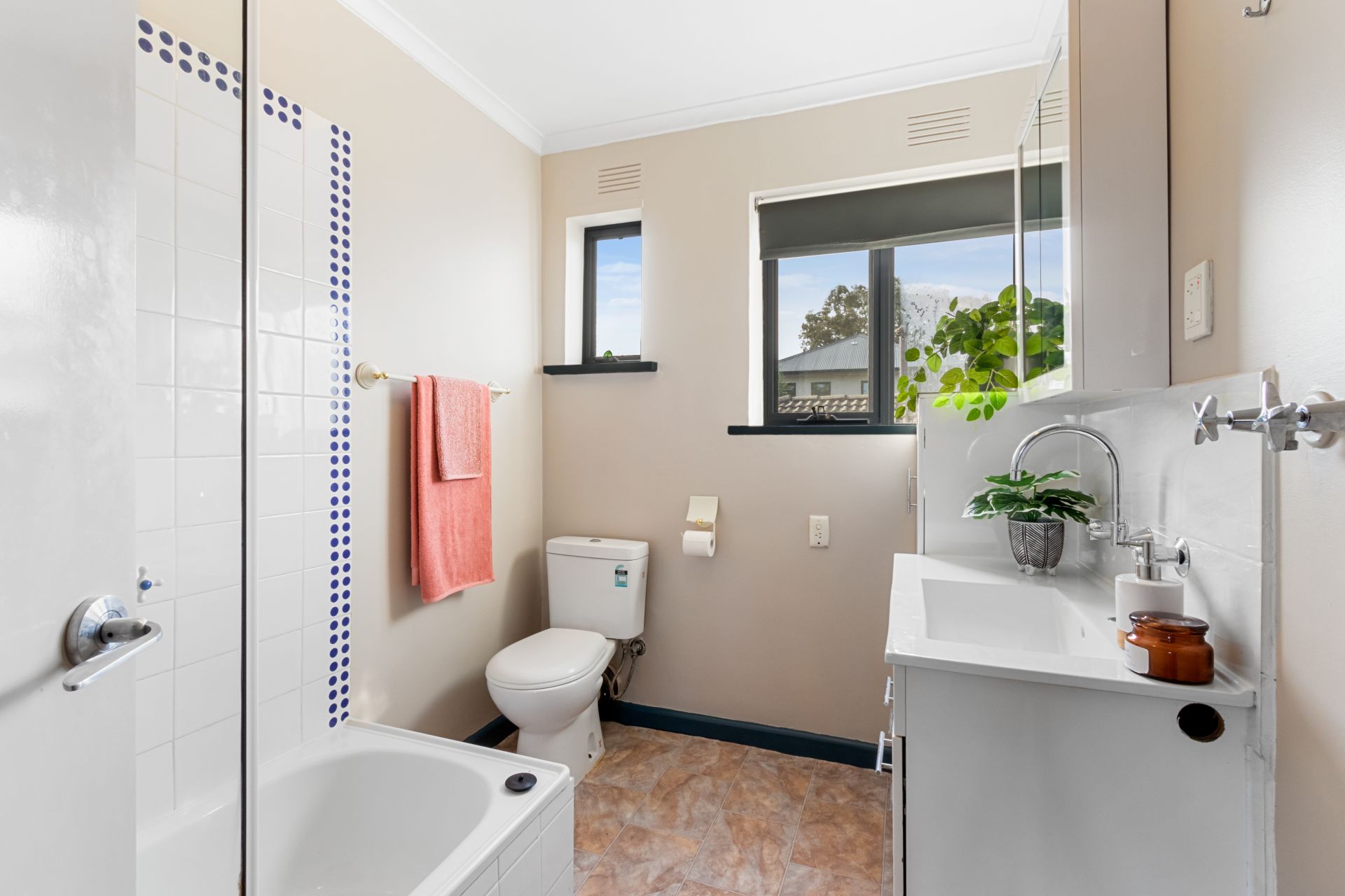 Real Estate For Sale 4/137 Ford Street Ivanhoe , VIC