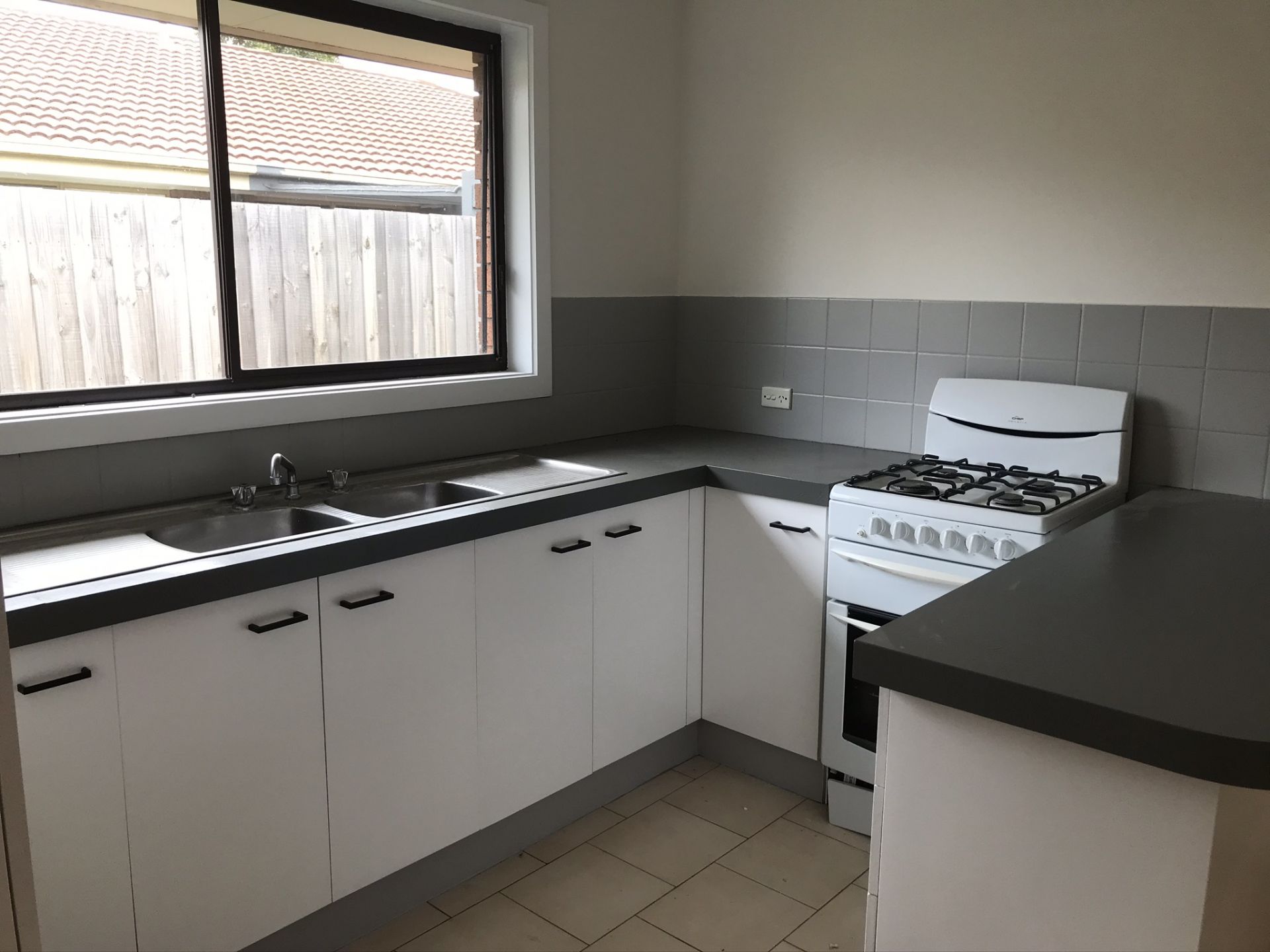 2/31 Kurrajong Drive, Altona Meadows First National Barlow McEwan Tribe