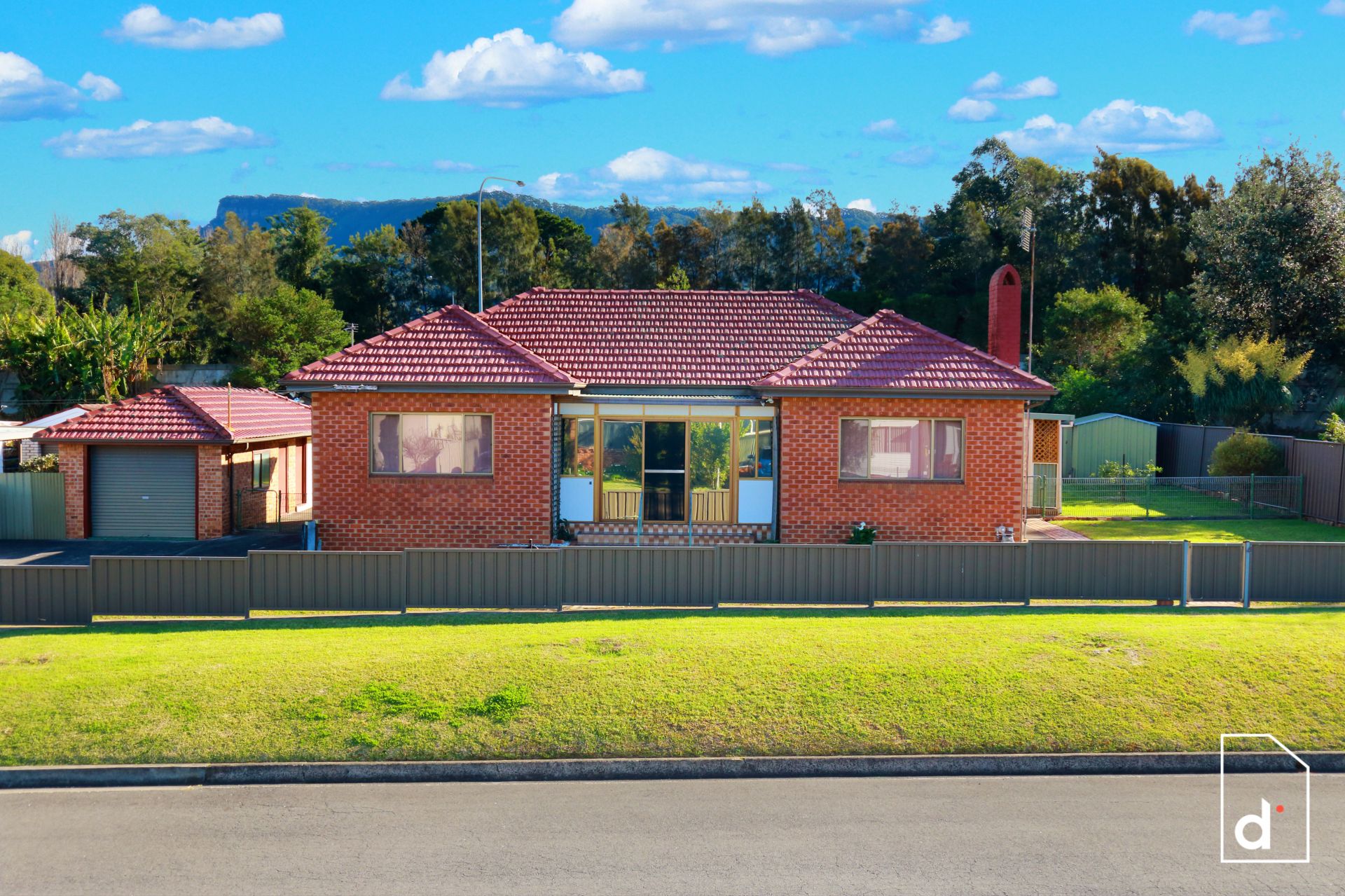 Sold property 1000000 for 4 Kirton Road Bellambi , NSW 2518