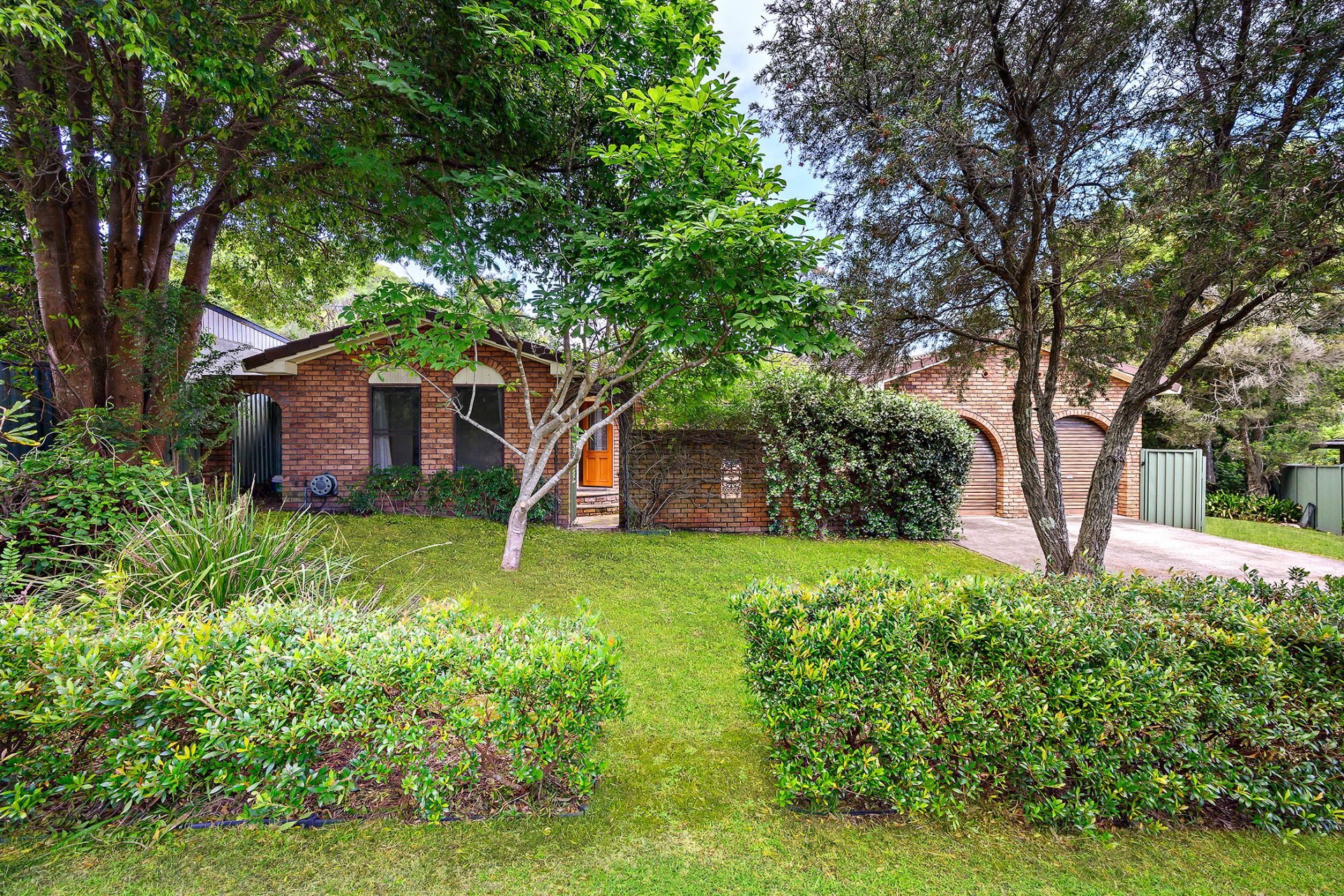 Real Estate For Sale 66 Avenue Wyoming , NSW