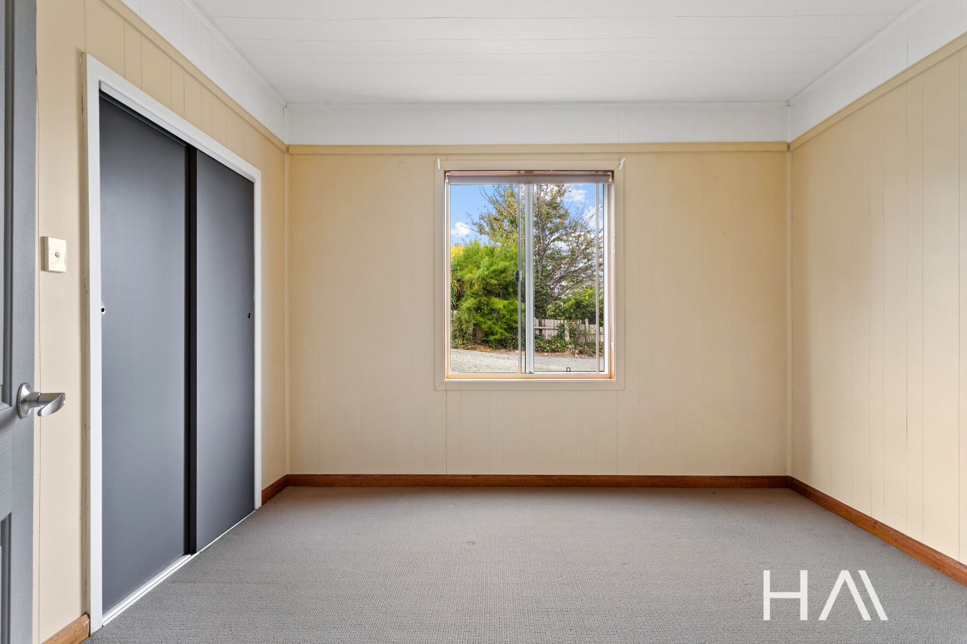 11 Post Office Road, Hillwood Harrison Agents