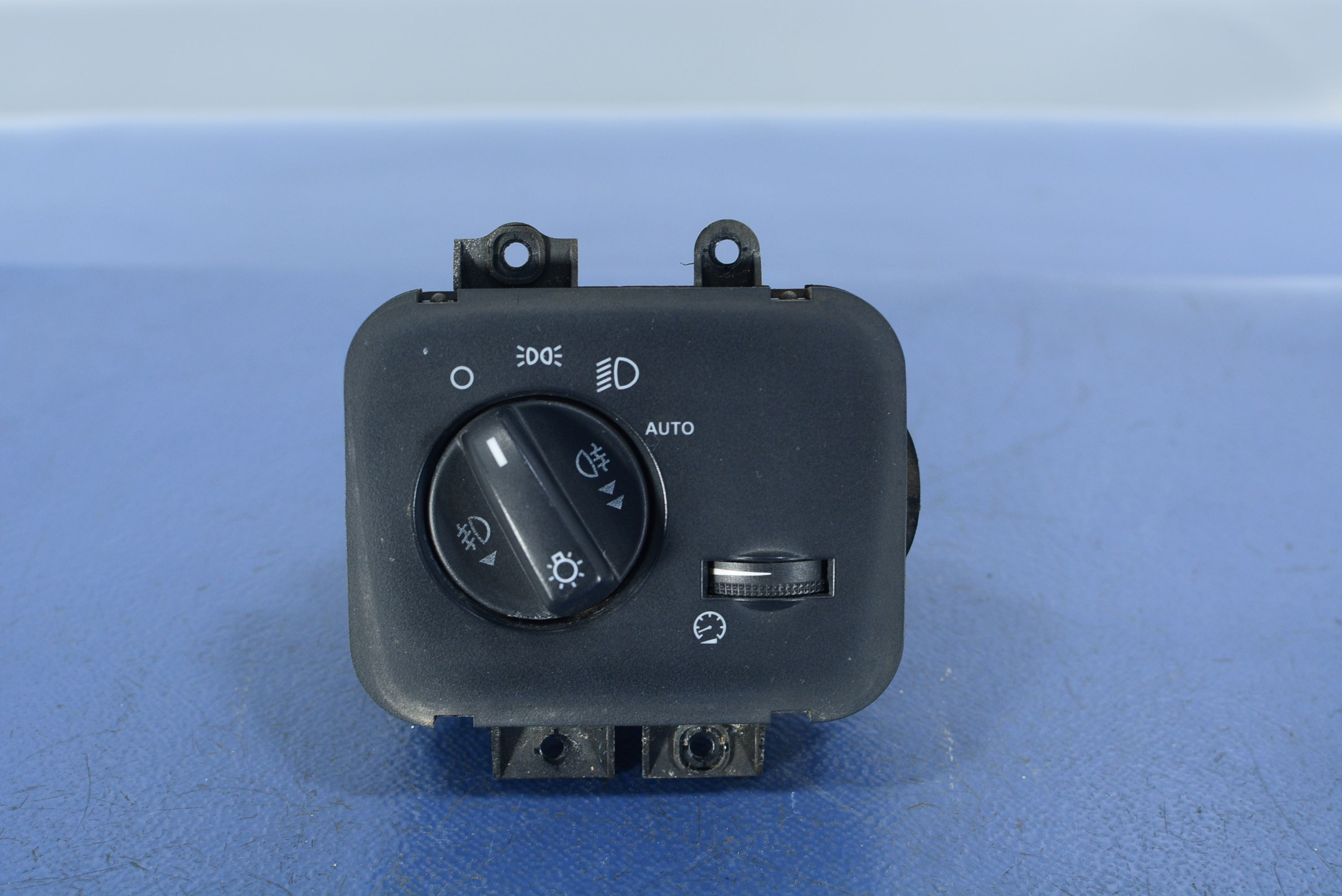 LAND ROVER RANGE ROVER SPORT (L320) Headlight height adjustment switch