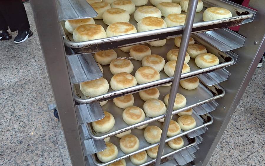 阿明師老店太陽堂。臺中伴手禮，蛋黃酥、小豆沙、綠豆椪、彩頭酥、太陽餅、鳳梨酥等年節禮盒