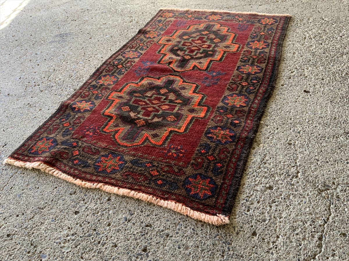 【目立った傷や汚れなし】★トライバルラグ★140×88cm アフガニスタン産 絨毯 ラグ アンティーク家具 トライバル アウトドア カーペット