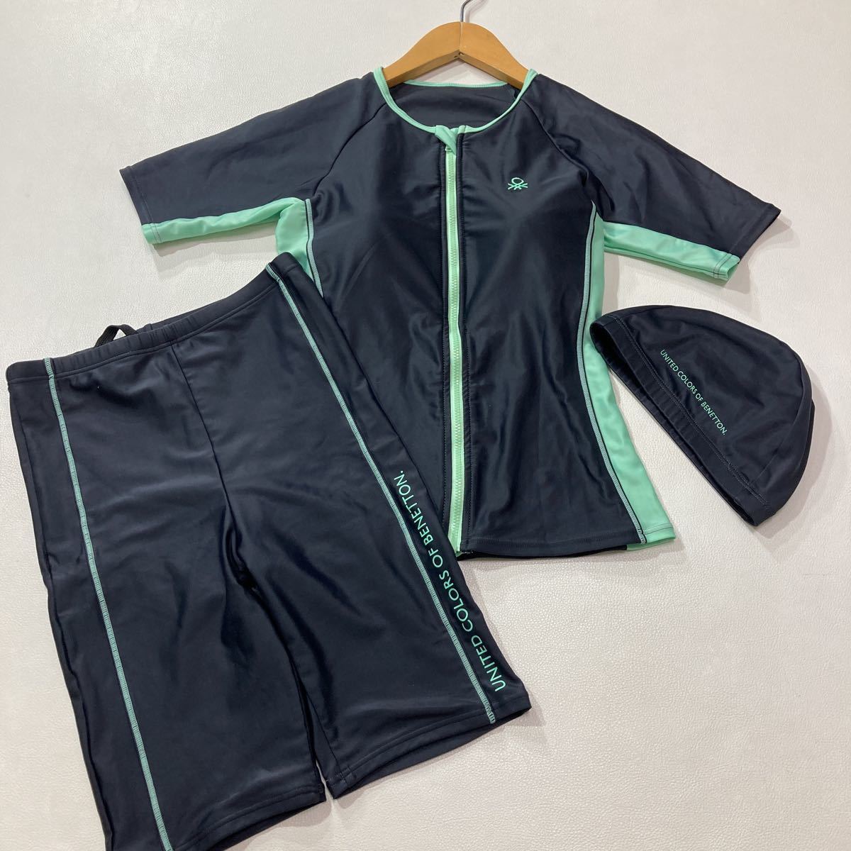 【目立った傷や汚れなし】190 ベネトン フィットネス水着 3Pセット スイムキャップ サイズ9M セパレート ジム パット付き UNITED