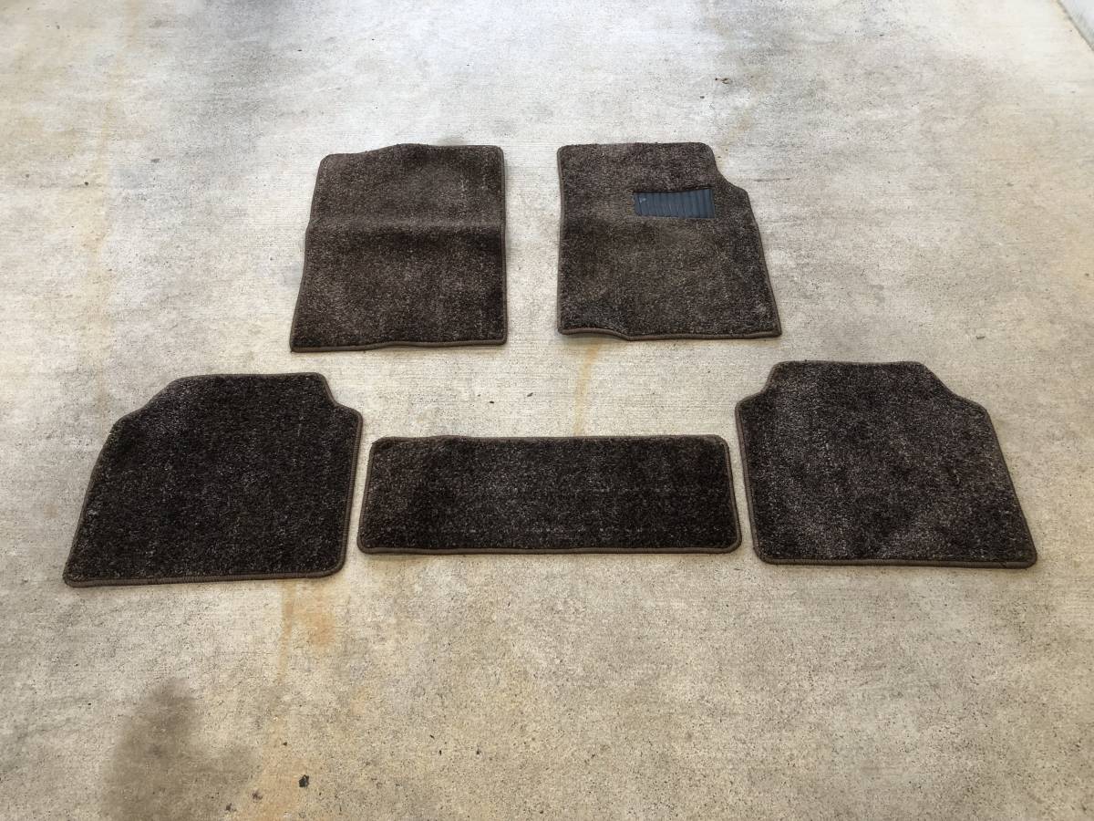 【目立った傷や汚れなし】当時物 フロアマット 茶 スカイライン c10 c110 c210 フェアレディZ s30 ブルーバード セリカ