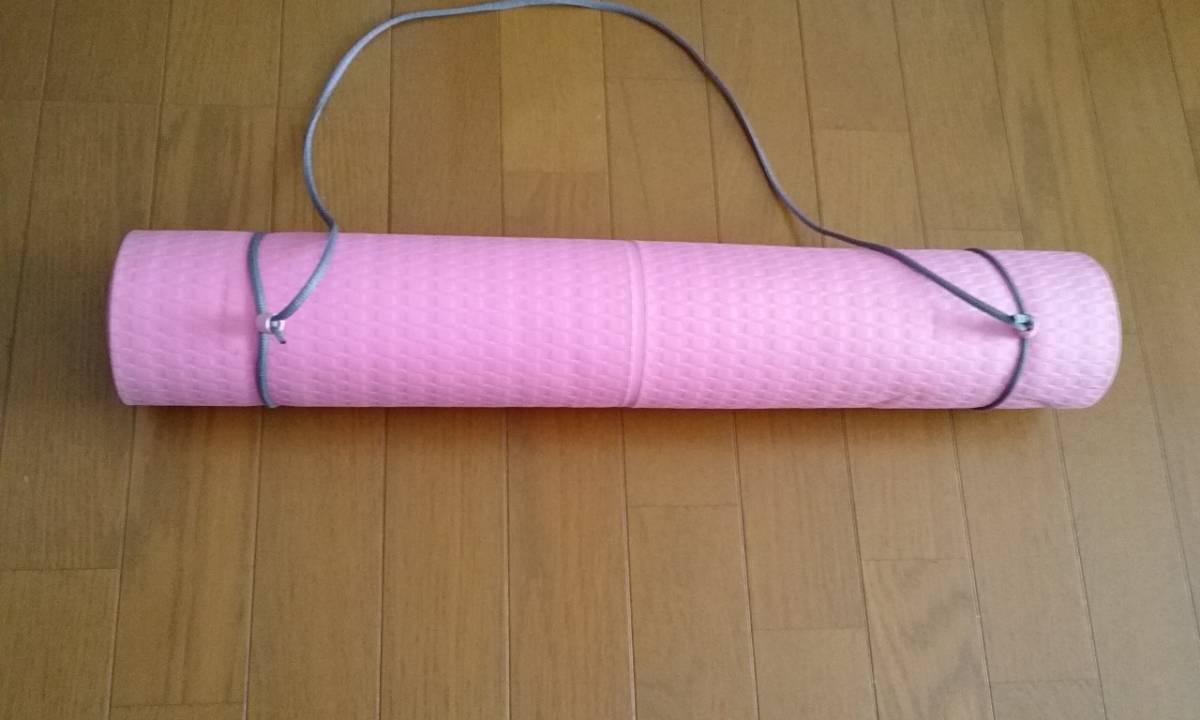NIKE ヨガマット グレー ピンク ホルダー 紐 ストラップ 3mm ヨガピラティス マットレス 防寒 アウトドア キャンプ シート 筋トレ