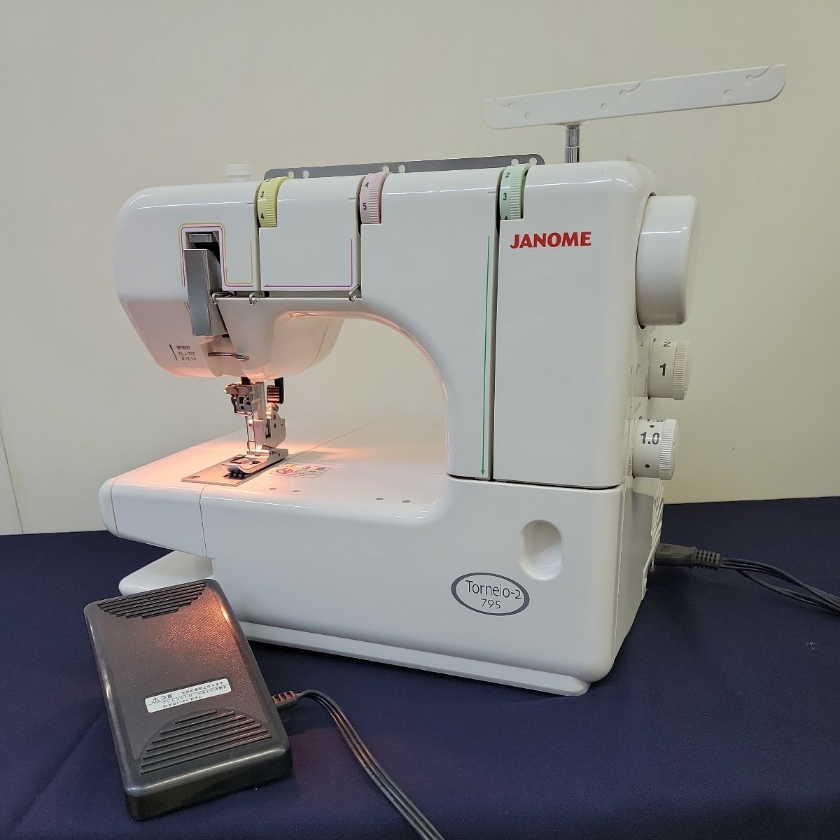 【傷や汚れあり】23112413 JANOME ジャノメ カバーステッチミシン Torneio2 トルネイオ 795の落札情報詳細