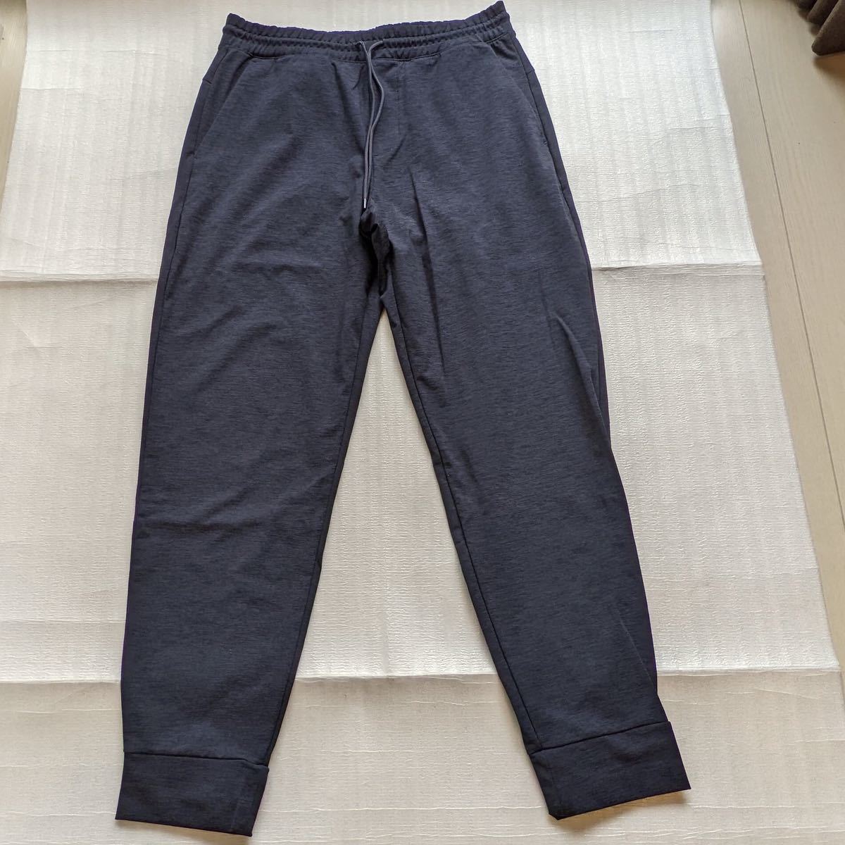 【未使用に近い】ユニクロ ウルトラストレッチアクティブジョガーパンツ ネイビー Mサイズの落札情報詳細 ヤフオク落札価格検索 オークフリー