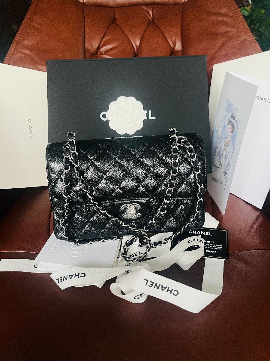 【未使用に近い】新品同様 ※CHANEL シャネル※ ダブルフラップマトラッセ ショルダーバッグ A01113 レザー チェーンショルダー