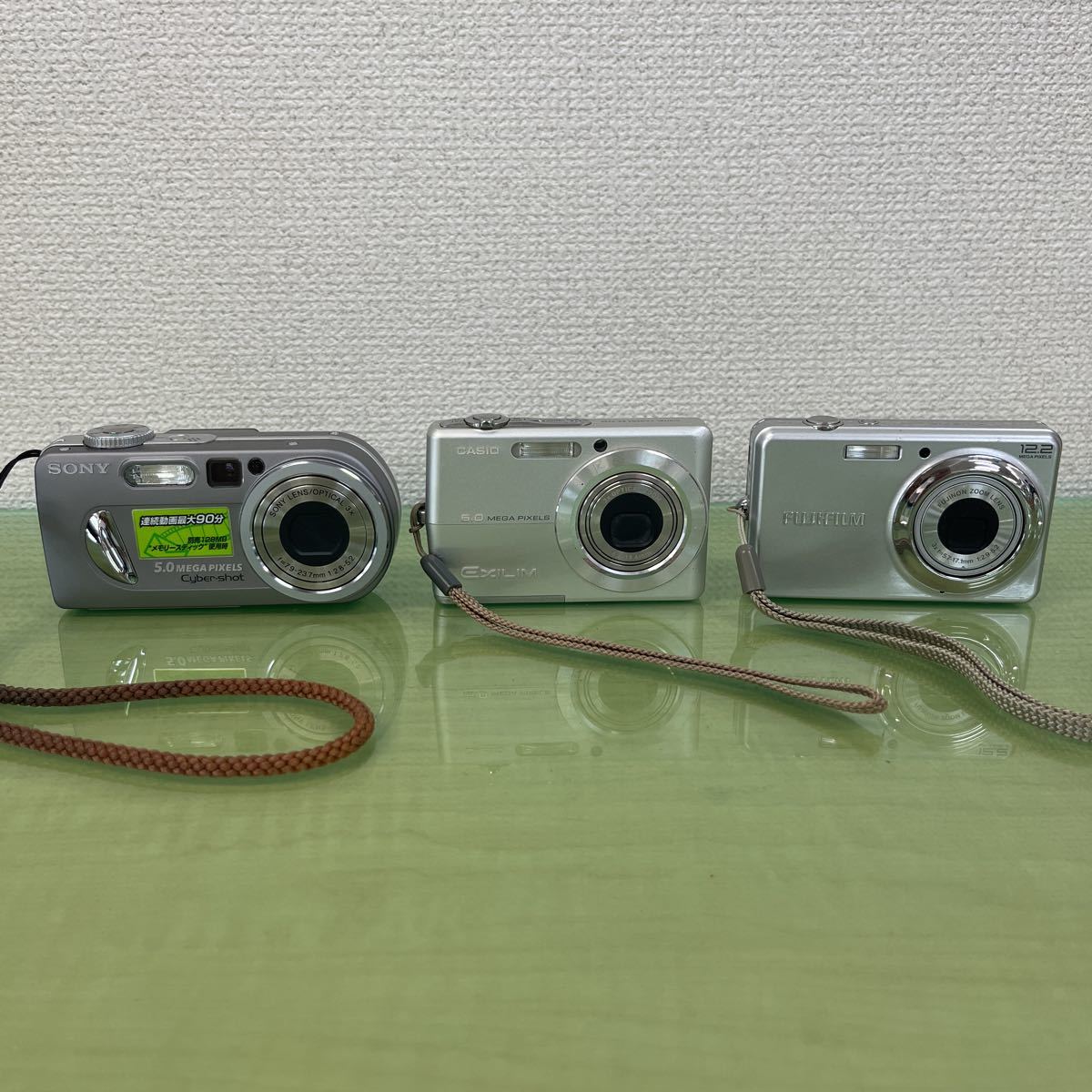 【やや傷や汚れあり】 デジタルカメラ3点 SONY サイバーショット CASIO エクシリム FUJIFILM ファインピクス ジャンクの落札
