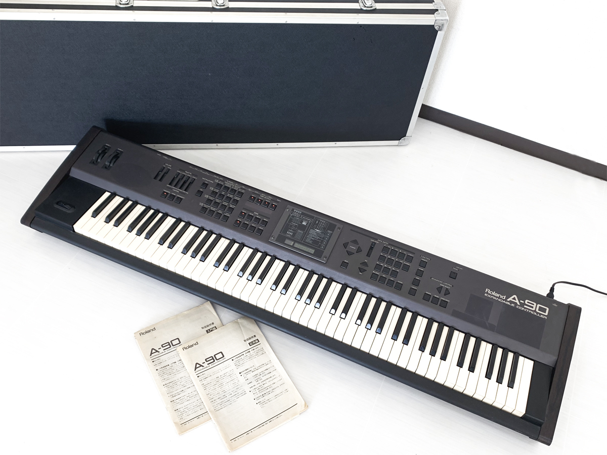 ピアノ Roland 電子ピアノ シンセサイザー A90 のステージ
