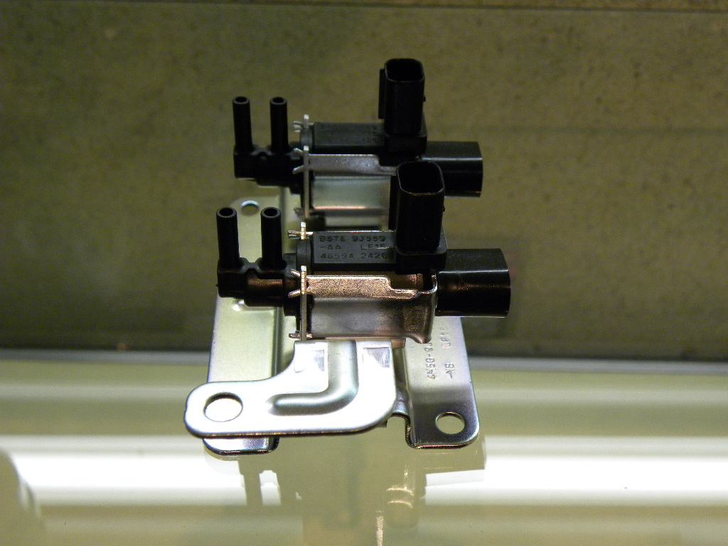 【新品】ボルボ V50 1.8 2.0 スワール ソレノイド バルブ 電磁弁 インテークマニホールド 社外品の落札情報詳細 Yahoo