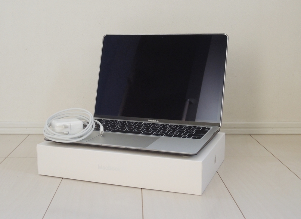 【デュアルストレージ・iPhoneとのairDrop可能！】 macbook pro 15inch mid 2010 MC373J/A の落札