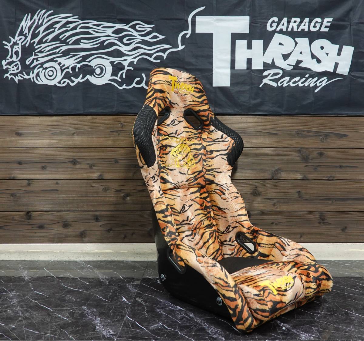 【未使用】THRASH Racing スラッシュレーシング ストリートスペック α （アルファ） フルバケ タイガー 虎柄 FRPモデル 新品
