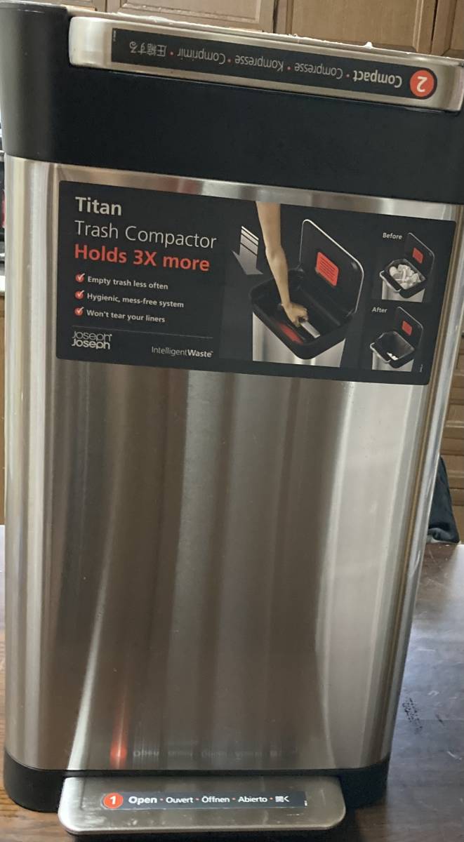 【全体的に状態が悪い】Joseph Joseph ジョセフジョセフ クラッシュボックス 30L(最大90L) シルバー Titan Trash