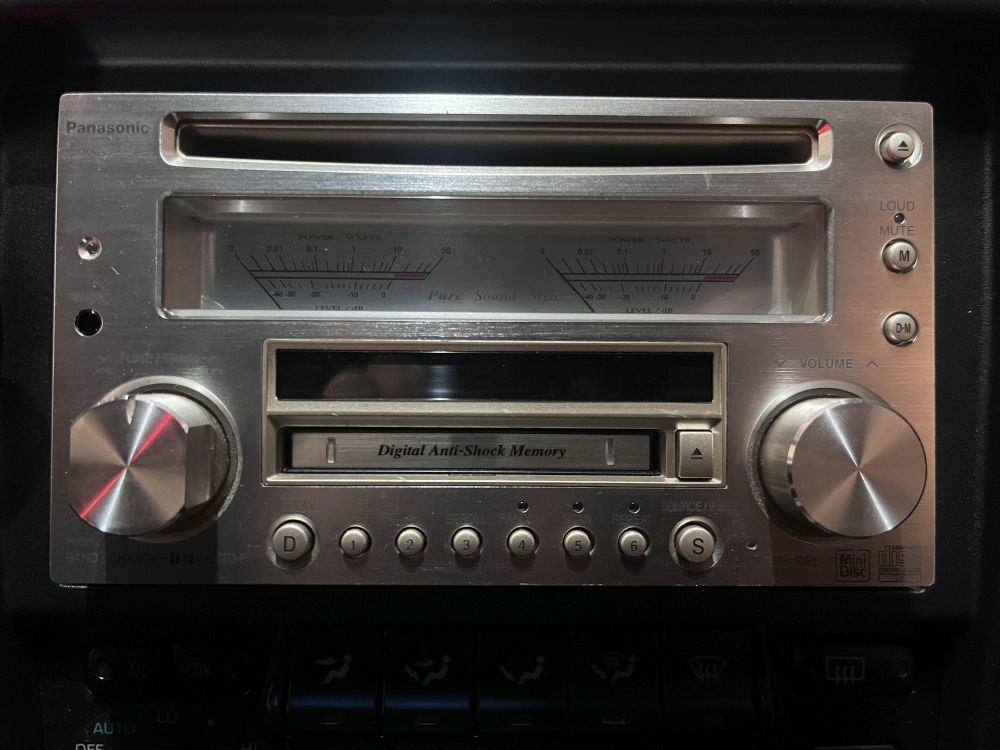 【傷や汚れあり】Panasonicカーオーディオ CQVX5500D [CDのみ動作(MD再生不可)] [現状渡し] [本体＋接続ハーネス