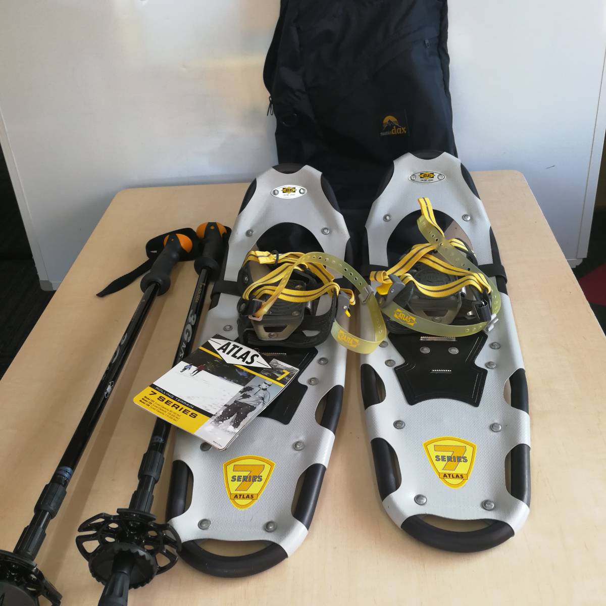 h0285 ATLAS 7 SERIES SNOWSHOE スノーシュー ケース付き 登山 かんじき 美品 現状品の落札情報詳細