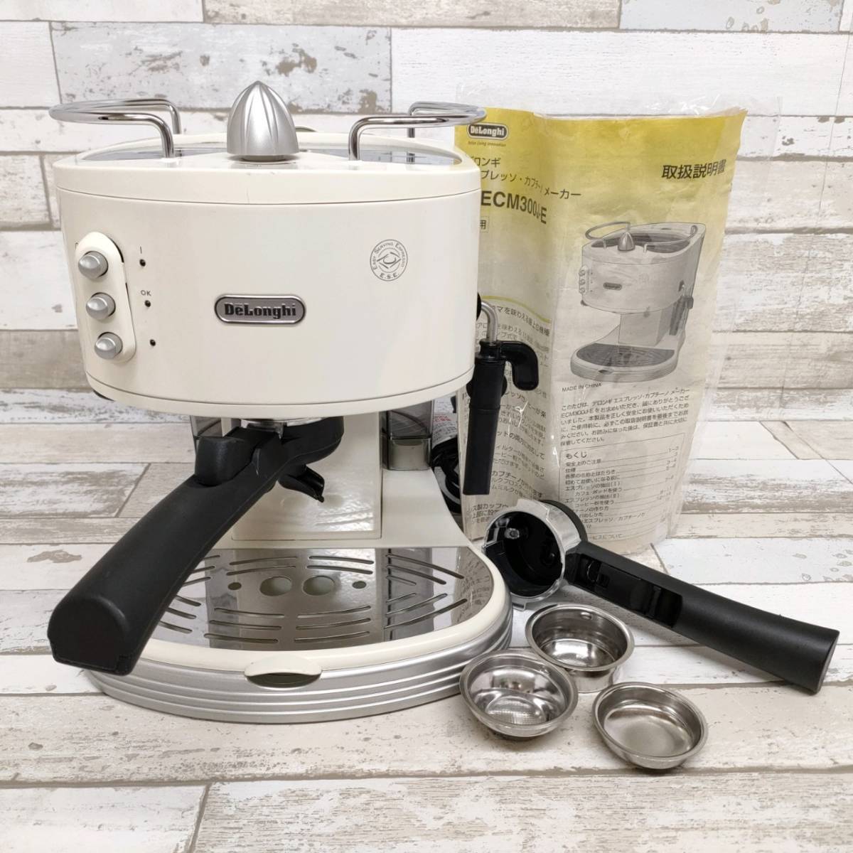 【やや傷や汚れあり】Delonghi デロンギ エスプレッソマシン カプチーノ メーカー クリーム ECM300JE コーヒーメーカーの落札