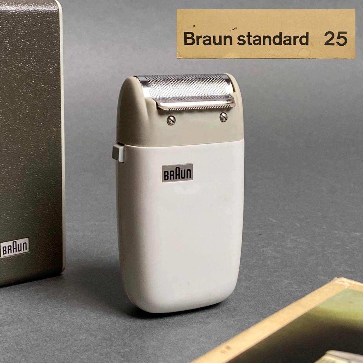 【傷や汚れあり】ビンテージ Braun ブラウン Standard25 ドイツ製 電動カミソリ シェーバー 検) West Germany