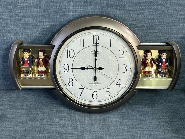 【目立った傷や汚れなし】【リズム時計 スモールワールド RHYTHM Small World HOURLY SOUND 4MH638 掛時計