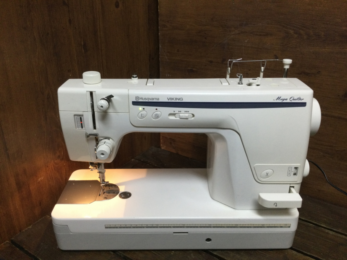☆希少 Husqvarna ハスクバーナ VIKING ミシン VSMAB 電動ミシン VSM2 Series 裁縫 ハンドクラフト ジャンク