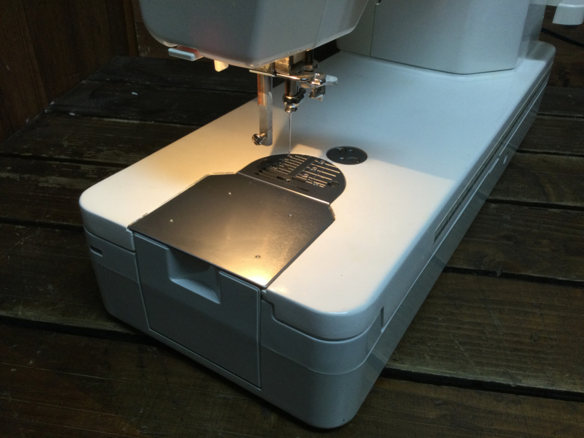 ☆希少 Husqvarna ハスクバーナ VIKING ミシン VSMAB 電動ミシン VSM2 Series 裁縫 ハンドクラフト ジャンク