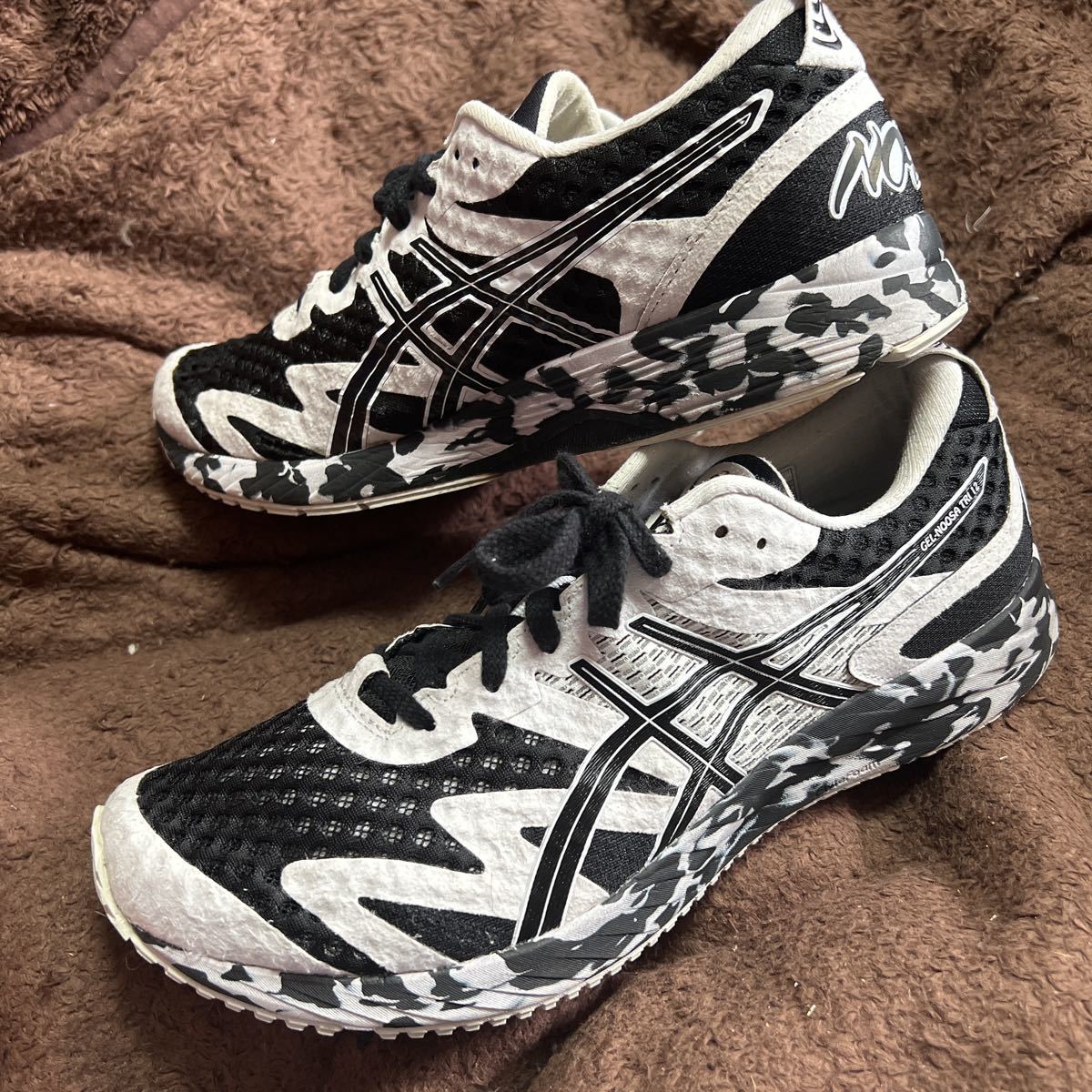 【目立った傷や汚れなし】美品！2回のみ着用 アシックス ランニングシューズ トライアスロン ゲルヌーサトライ12 27㎝ 定価14300円