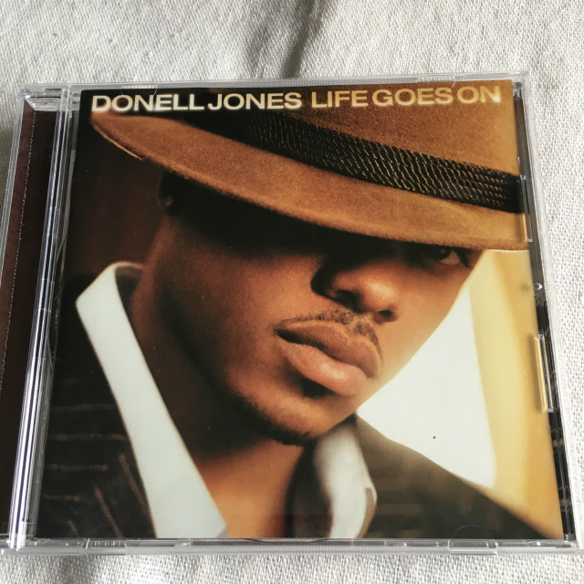 【やや傷や汚れあり】ドネル・ジョーンズ DONELL JONES「LIFE GOES ON」＊シカゴ出身の男性R&Bシンガーの2002年