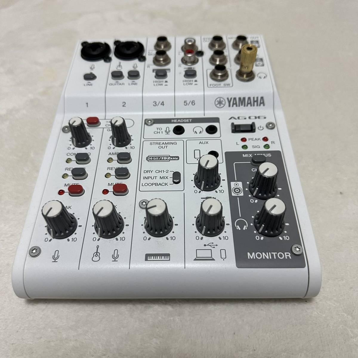 【目立った傷や汚れなし】YAMAHA AG06 MK2 White(ホワイト) 配信用ミキサー ミキシングコンソール ウェブキャスティング