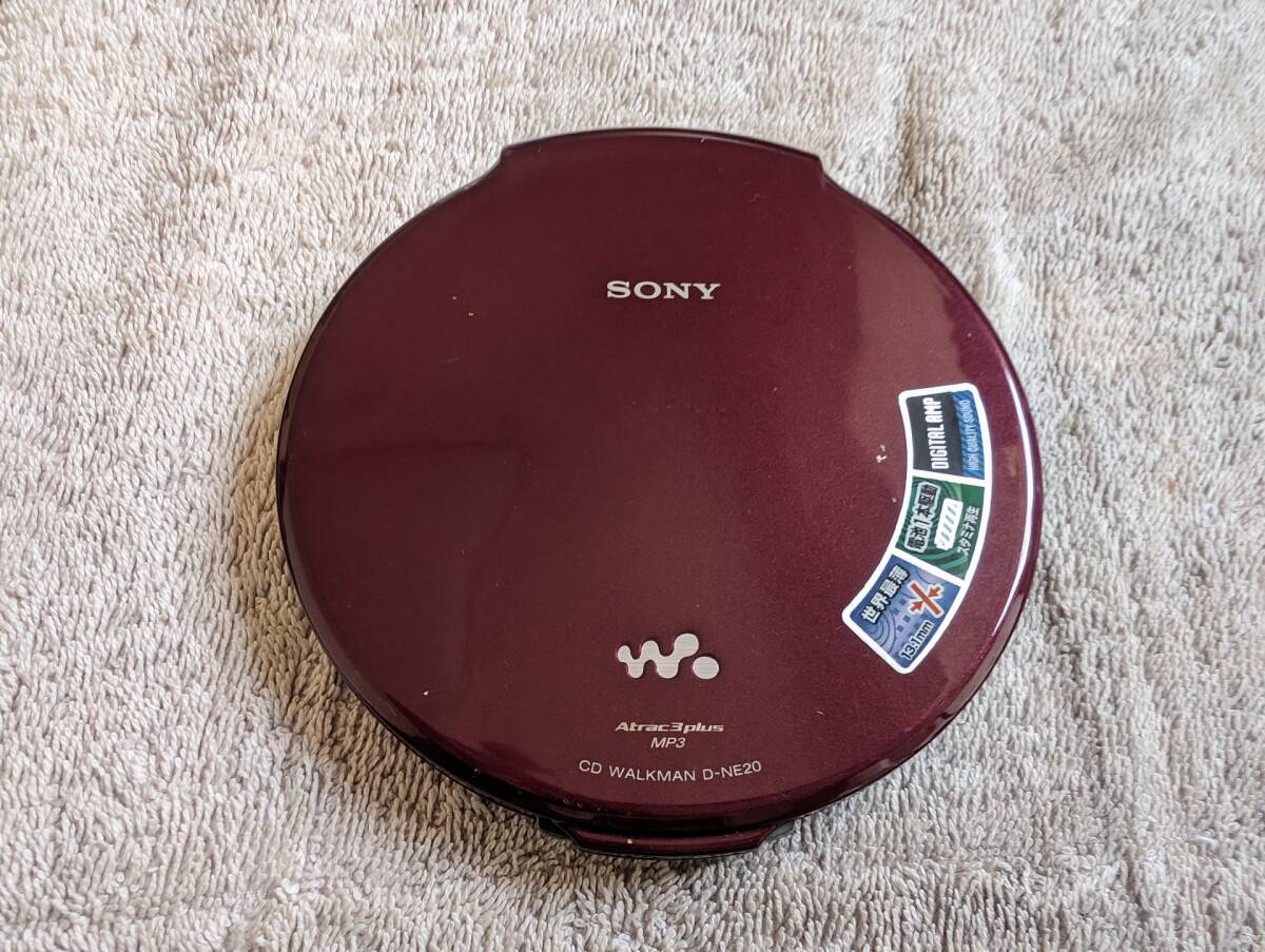 【傷や汚れあり】SONY ソニー ポータブル CDプレーヤー DNE20 CD WALKMAN 薄型 2008年製 レッド R 赤 本体のみ