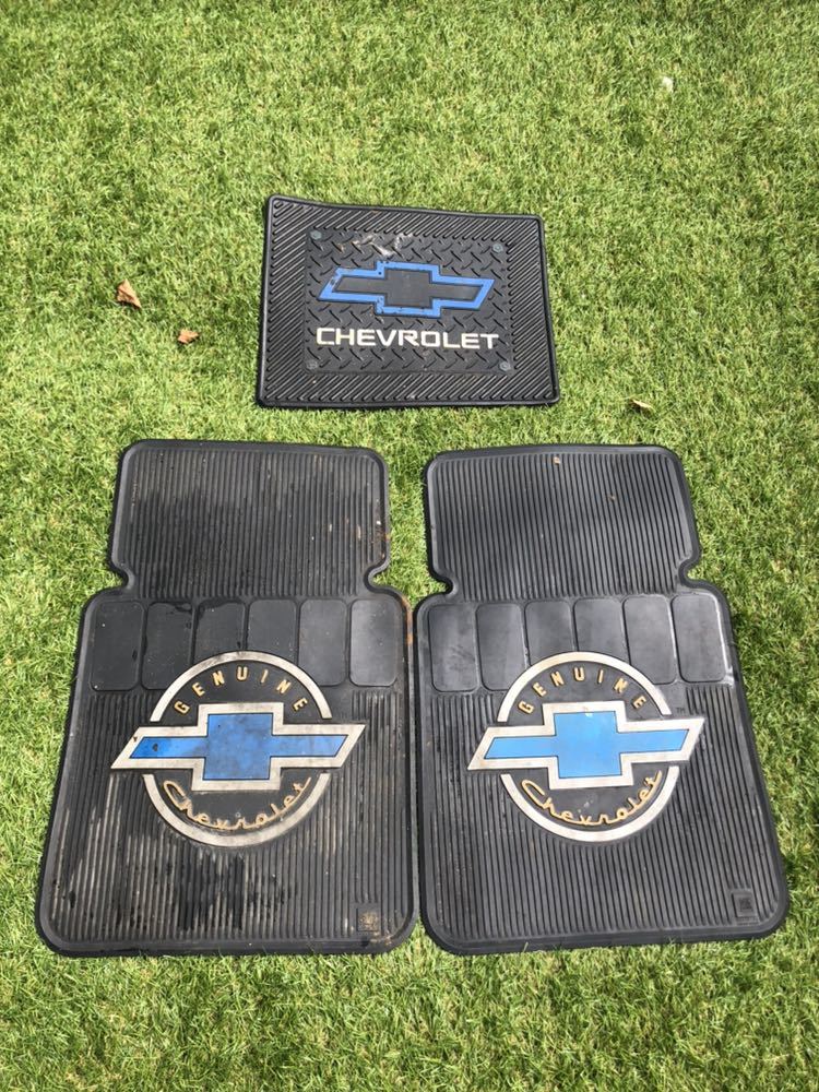 シボレー フロアマット GM純正 ビンテージ ボウタイロゴ C10 K5ブレイザー サバーバン タホ 中古 C1500 の落札情報詳細