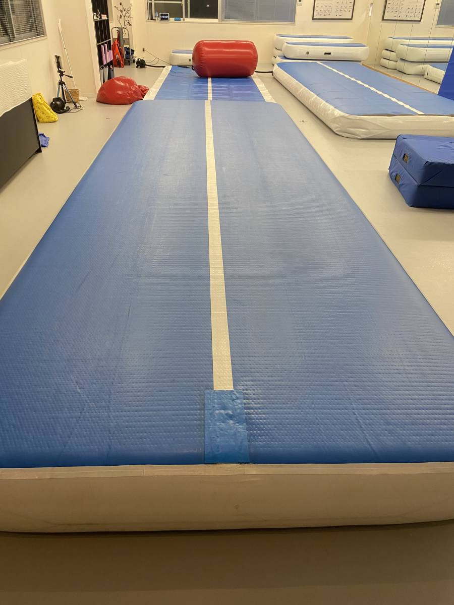 【やや傷や汚れあり】トランポリンマット・エアマット3MX6M 電動ポンプ付き【ブレイクダンス、パルクール、アクロバット、体操などの練習に最適