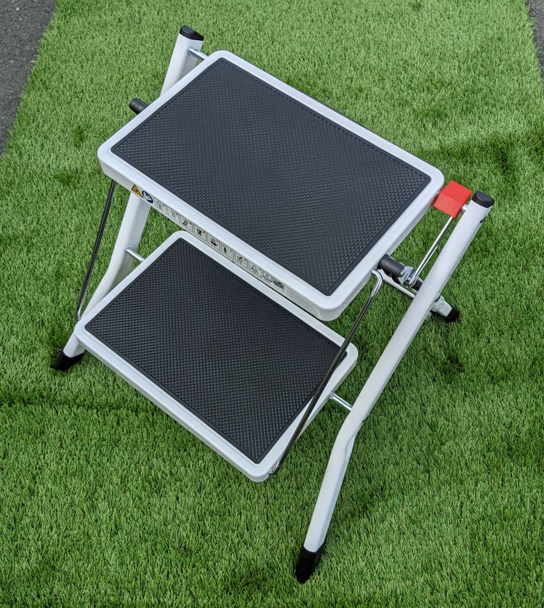 【未使用】未使用 踏み台 耐荷重150kg ホワイト スツール 作業用 掃除 イス 洗面所 軽量 ステップチェア リビング アウトレット の