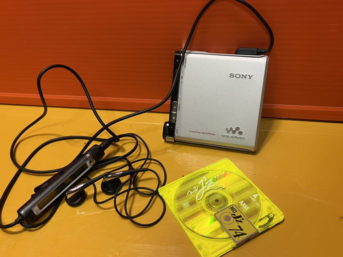 【目立った傷や汚れなし】ソニー SONY HiMD WALKMAN ポータブルミニディスクレコーダー MDウォークマン MZRH1 RM