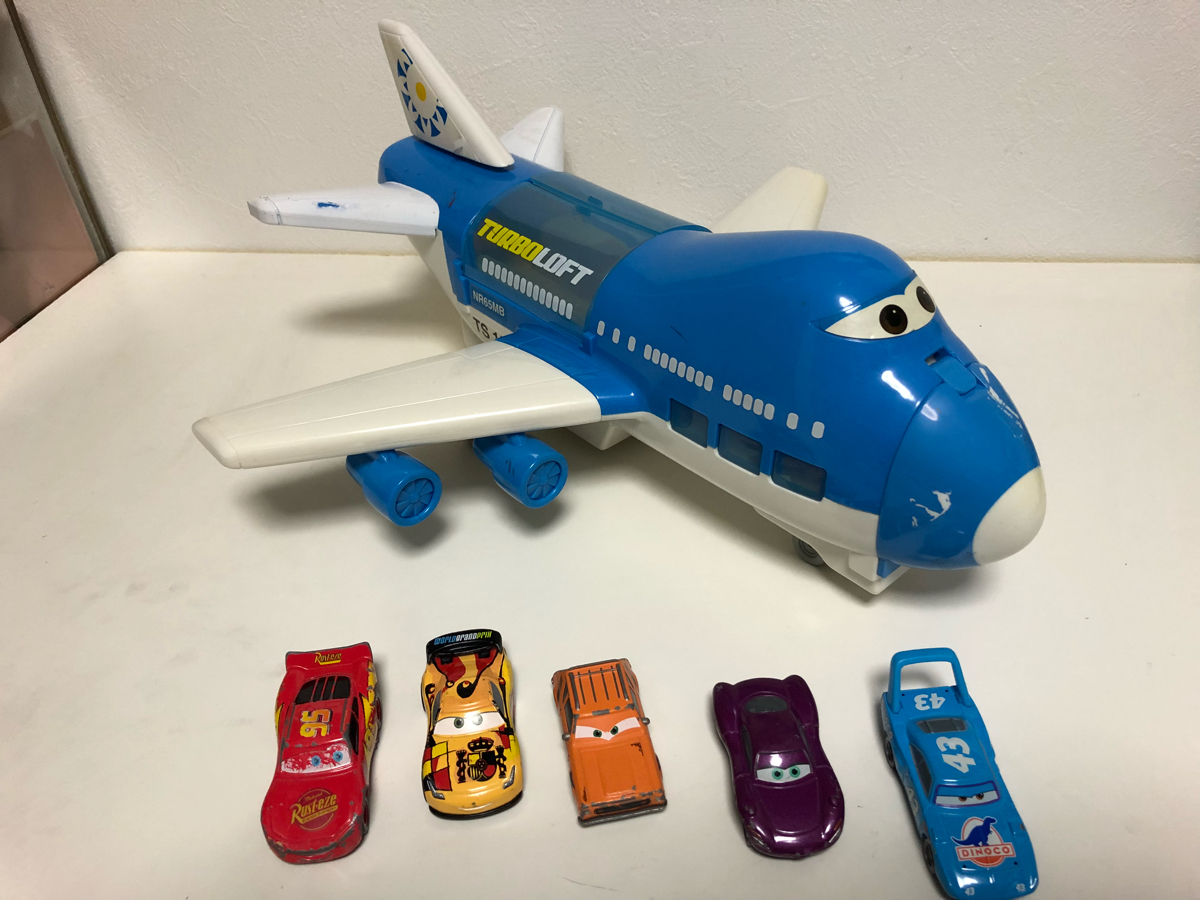 トミカ ディズニー 飛行機
