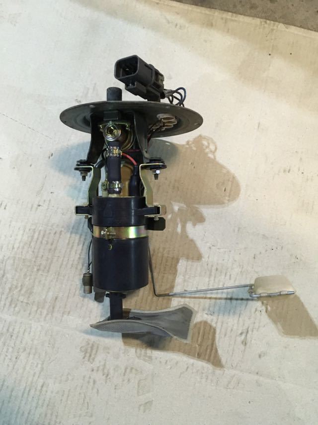 【中古】Z32 燃料ポンプ 燃料ポンプブラケット フロート フューエルポンプ フューエルポンプブラケット GCZ32 CZ32 GZ32 の