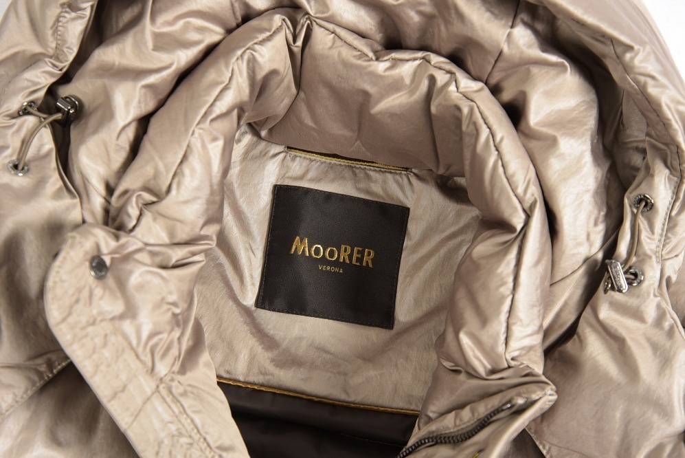 【新品】新品 21万 MOORER VINCENT KS ダウン コート ジャケット ブルゾン メンズ 無地 シャイニー ベージュ イタリア製 【48】ムーレー 312151 の落札情報詳細