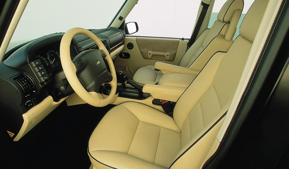 Land Rover Discovery 2002 2 FL (2002, 2003, 2004) reviews, technical