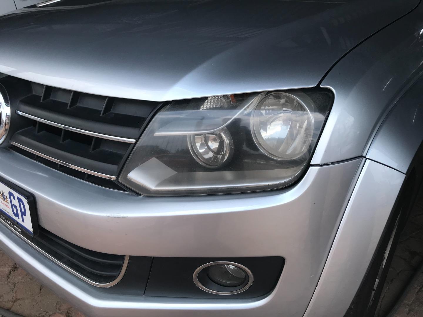 How to replace a lightbulb on a Volkswagen Amarok Car Ownership
