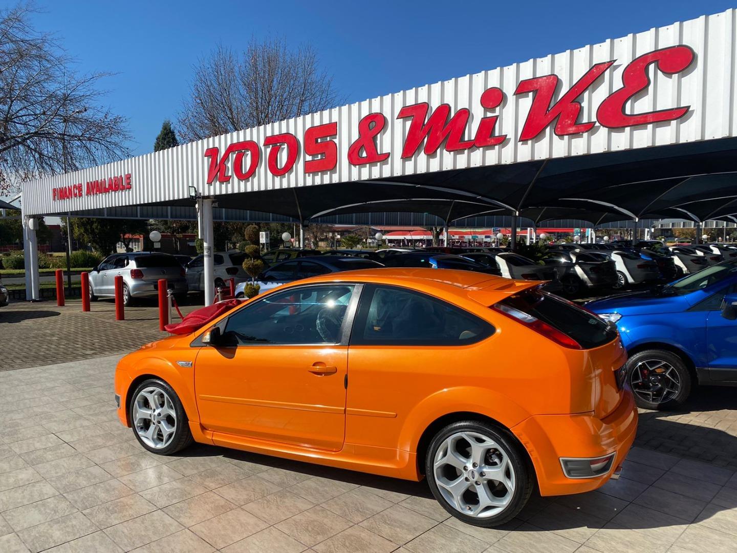 Showroom Koos and Mike