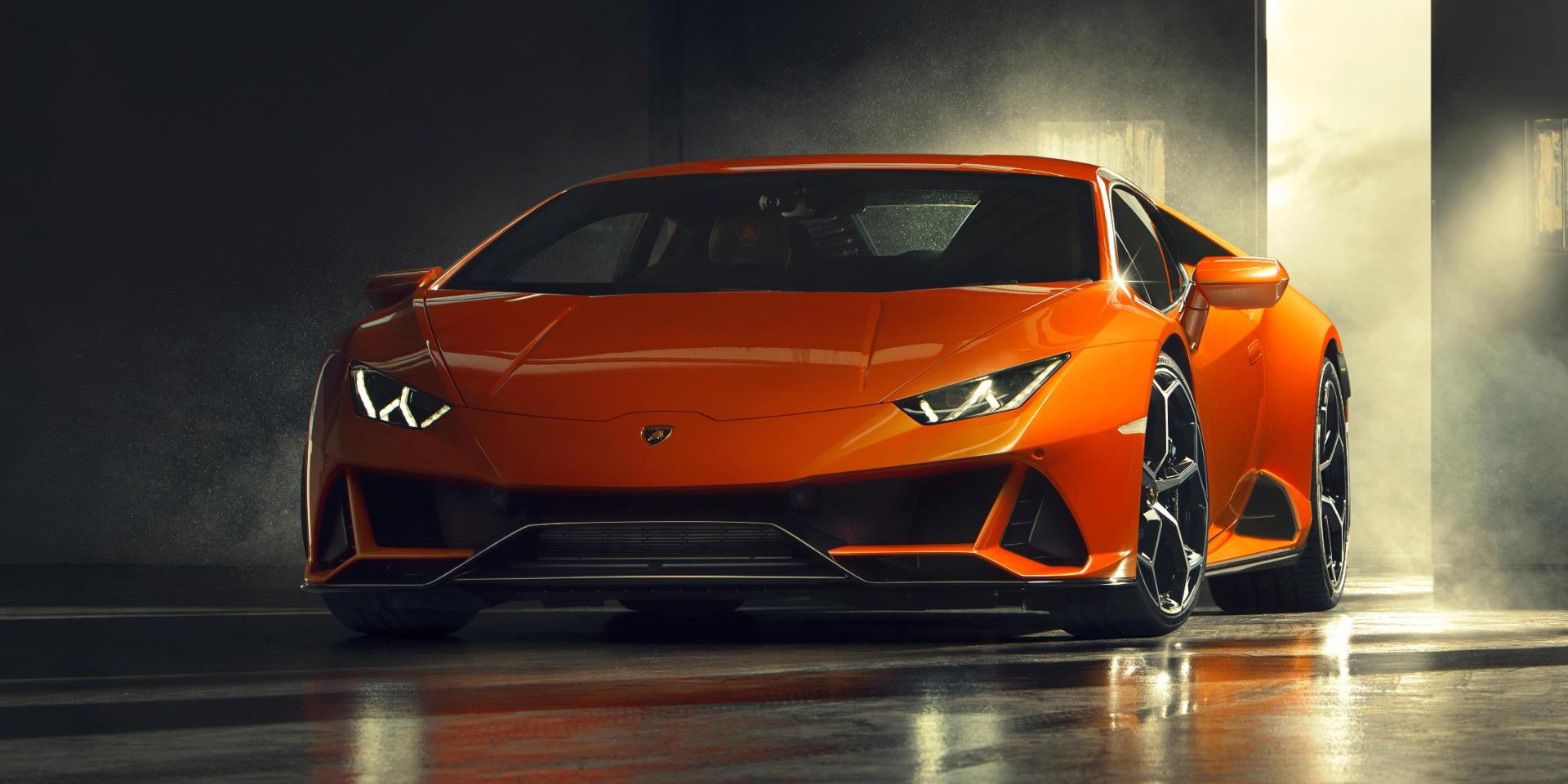 Huracan Evo test drive make sure to check these features out Buying a Car