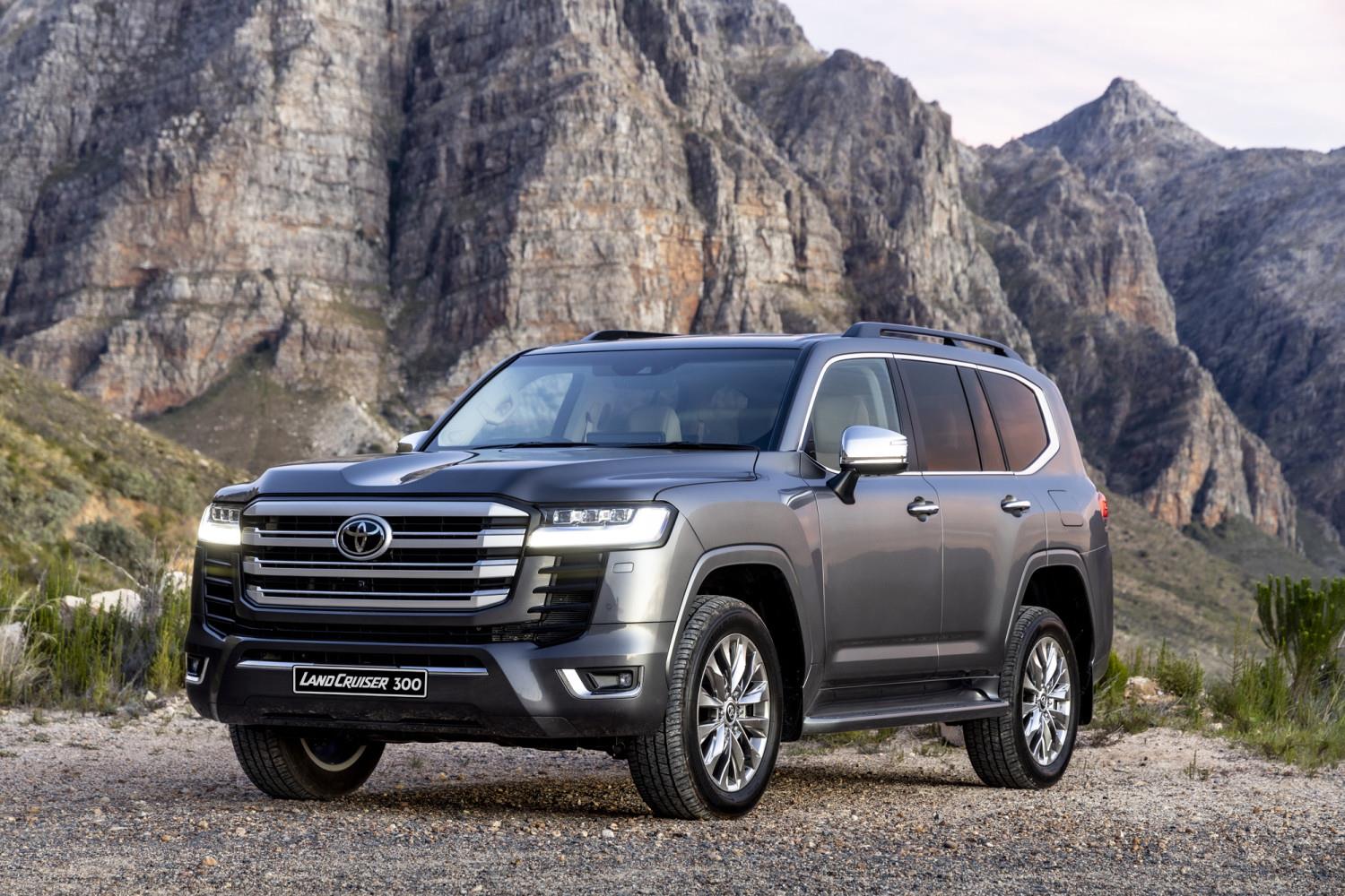 Which Toyota Land Cruiser 300 is better diesel or petrol? Buying a