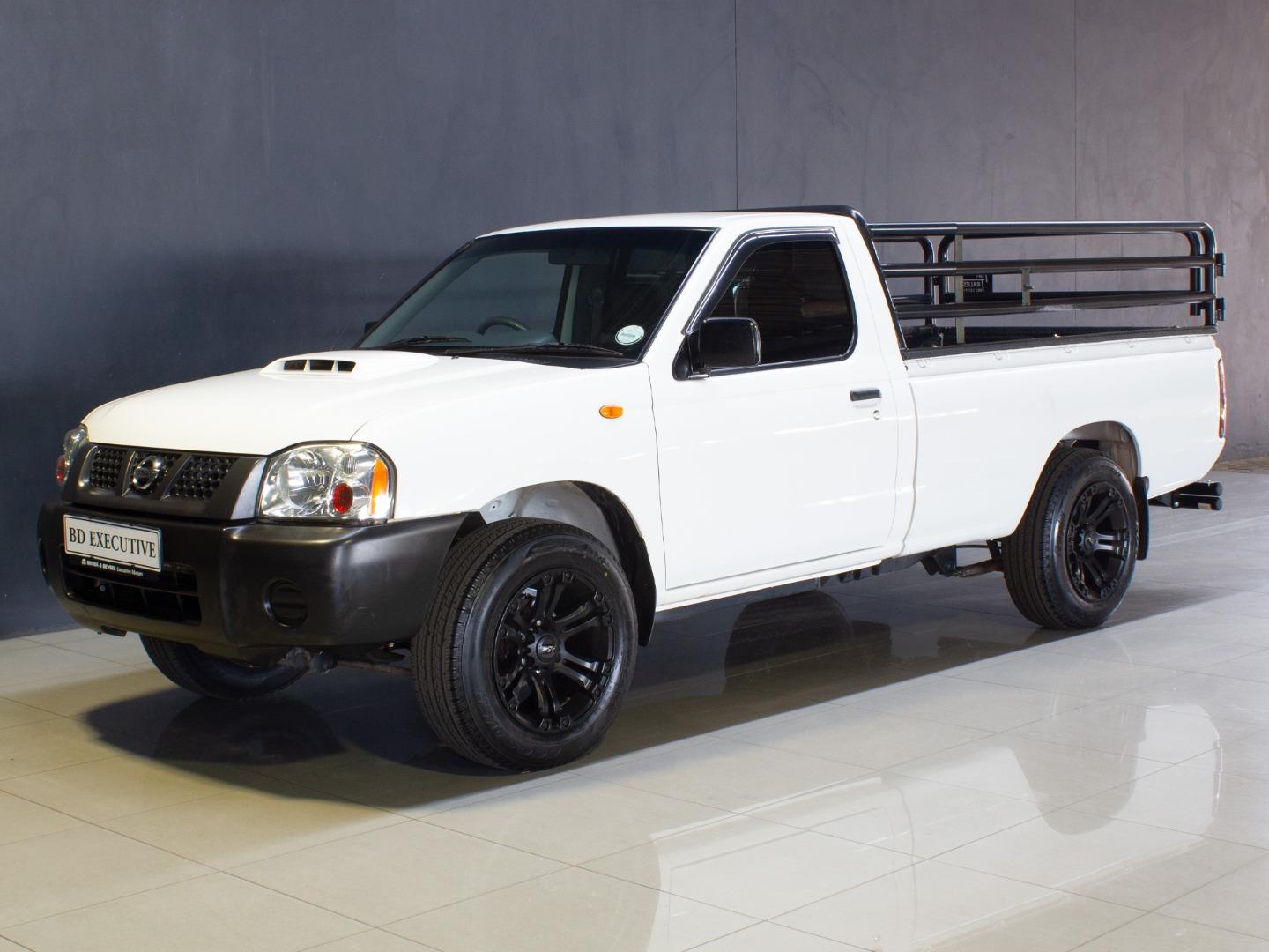 Nissan NP300 Hardbody 2.5 TDi LWB Single Cab for sale in Gauteng