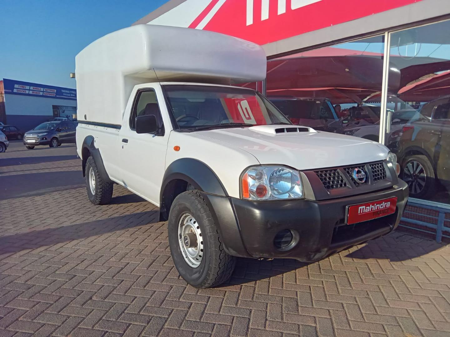 Nissan NP300 Hardbody 2.5 TDi LWB 4x4 Single Cab for sale in Gauteng